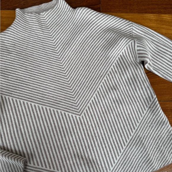 Cynthia Rowley Beige Striped Sweater - Picture 2 of 3